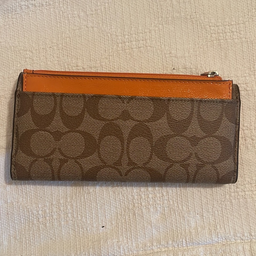 COACH - Peyton signature envelope wallet - EUC - Picture 3 of 7